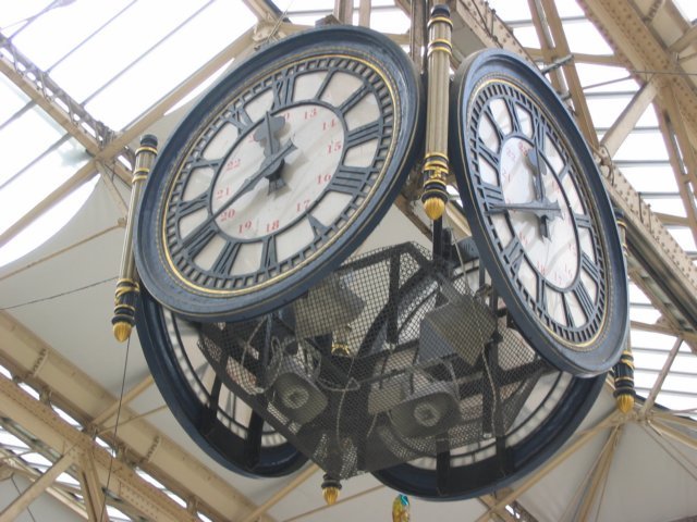 01) Waterloo Station - The big clock